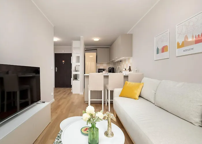 Przytulny W Rzeszowie Z Balkonem By Renters